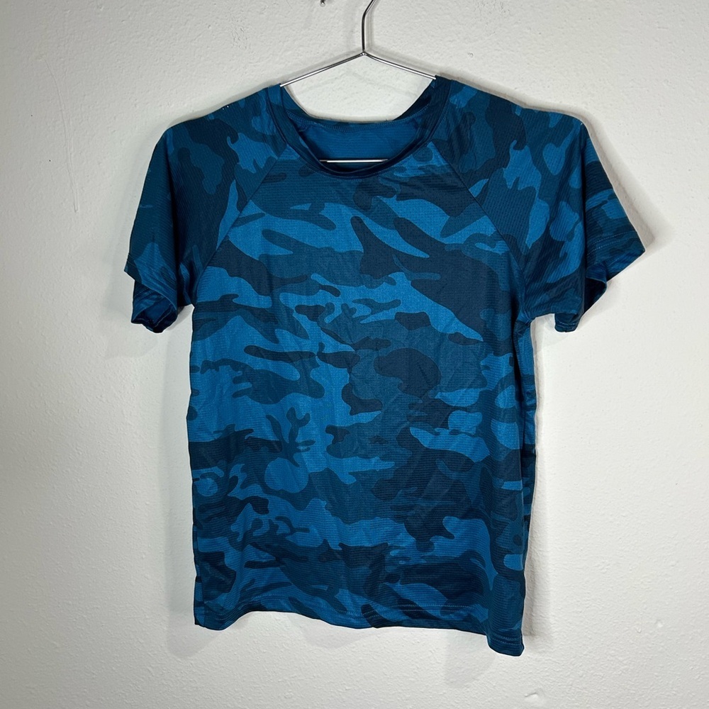 Boys Blue Camo Athletic T-Shirt Size 10/12 Short Sleeve Activewear